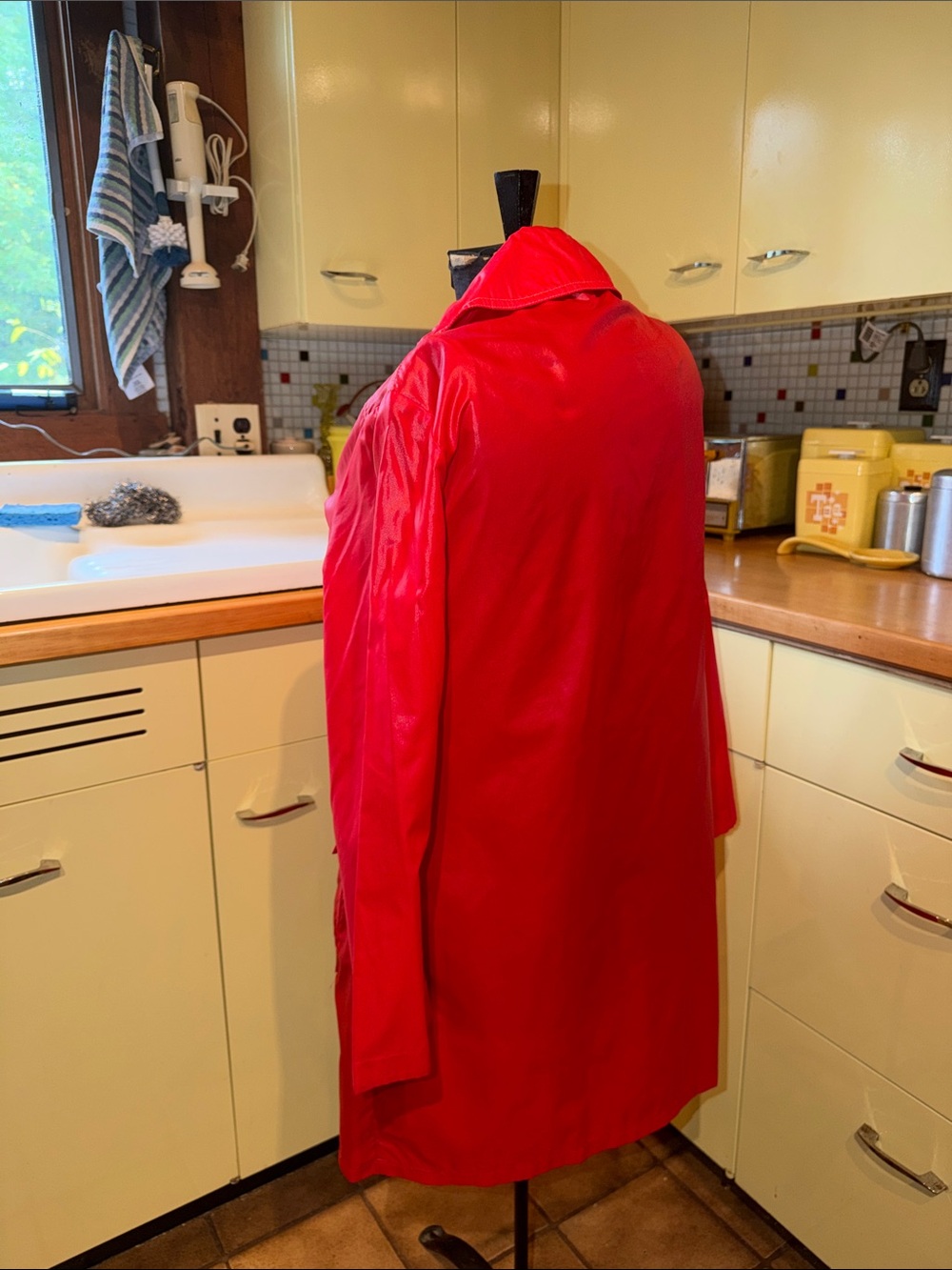 Vintage Women’s Raincoat Lightweight Rain Jacket Hong Kong - Picture 3 of 7